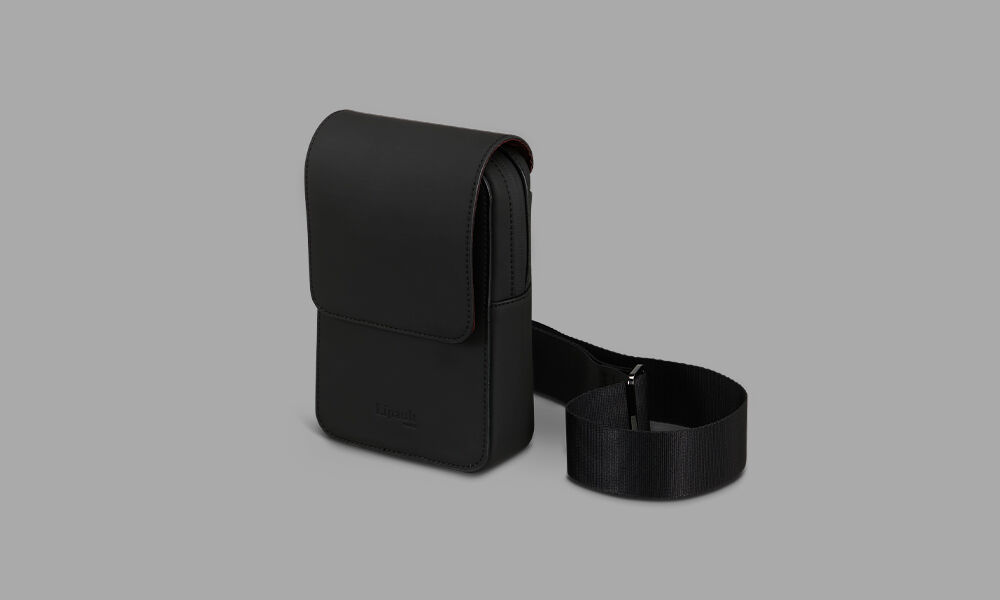 Lost In Berlin Travel case the crossover Black | Lipault UK
