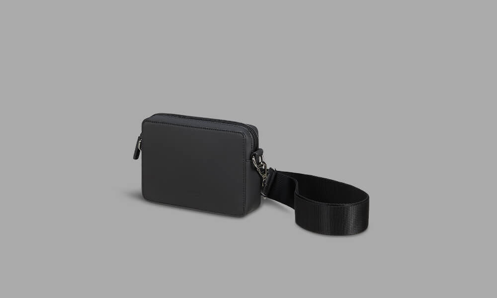 Lost In Berlin Crossbody bag the box
