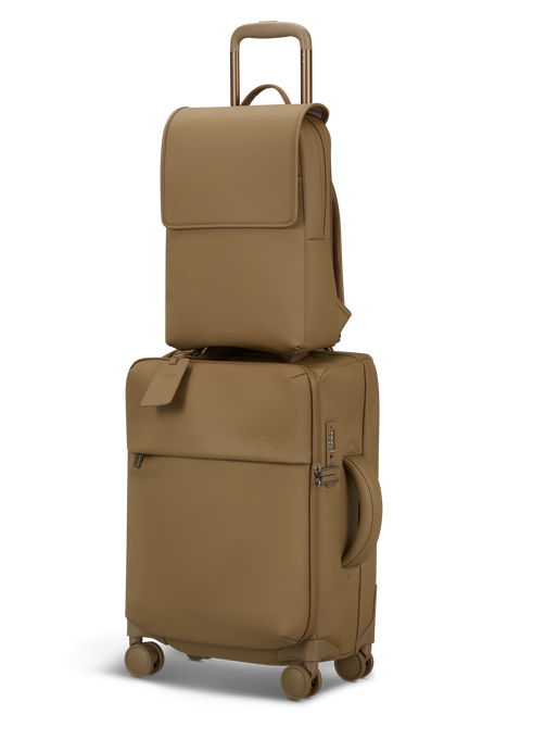 Lost In Berlin Square Backpack 15"
