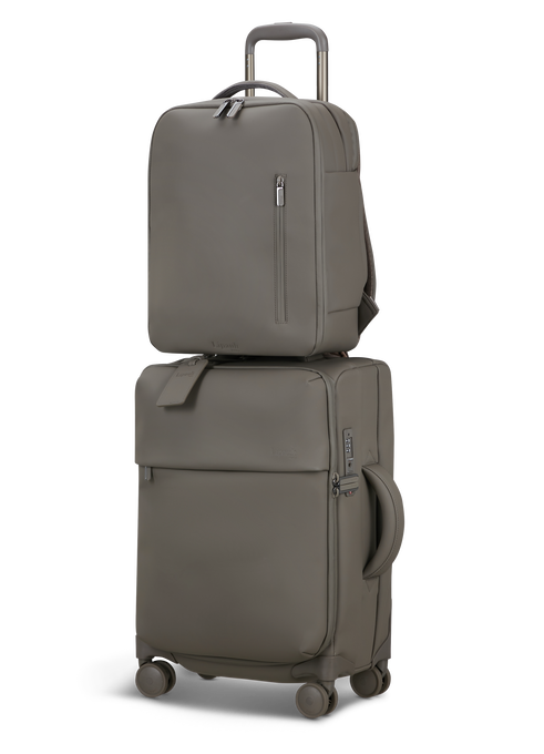 Lost In Berlin Travel Backpack Light 15.6"